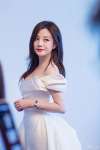 QQLive - Điểm Danh 5 Mỹ Nhân Hoa Ngữ Sở Hữu Đôi Mắt Hút Hồn Nhất Làng Giải Trí 1 QQLive Cận cảnh đôi mắt to tròn và trong veo của Triệu Vy
